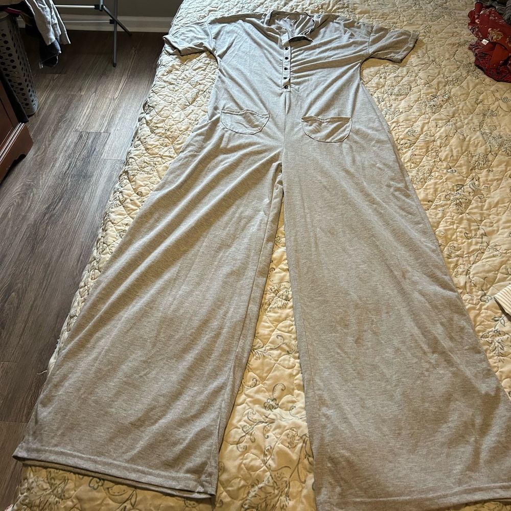 Wide leg jumpsuit